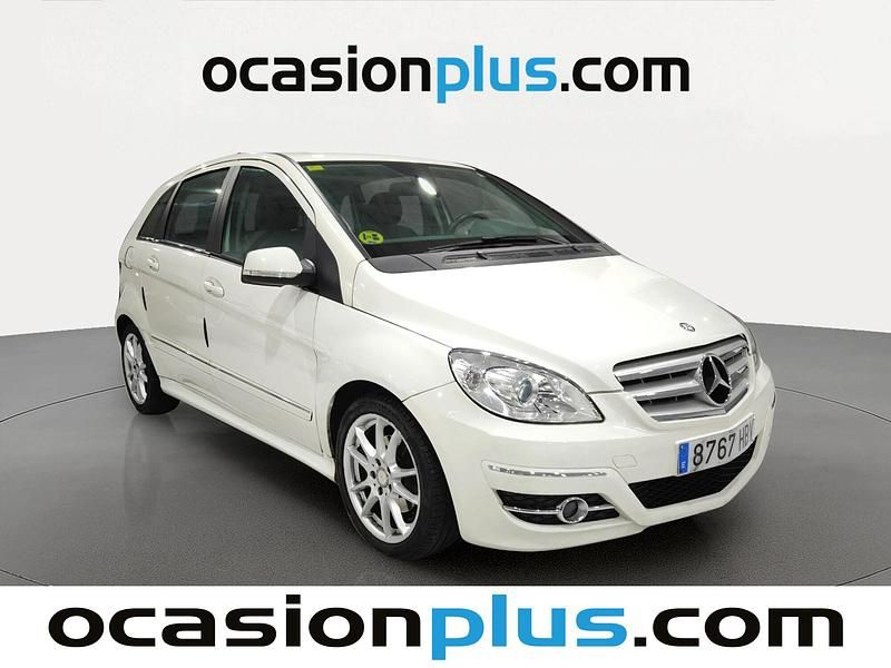 Usado Mercedes B180 109 CV (80 kW) 2011 Blanco Monovolumen