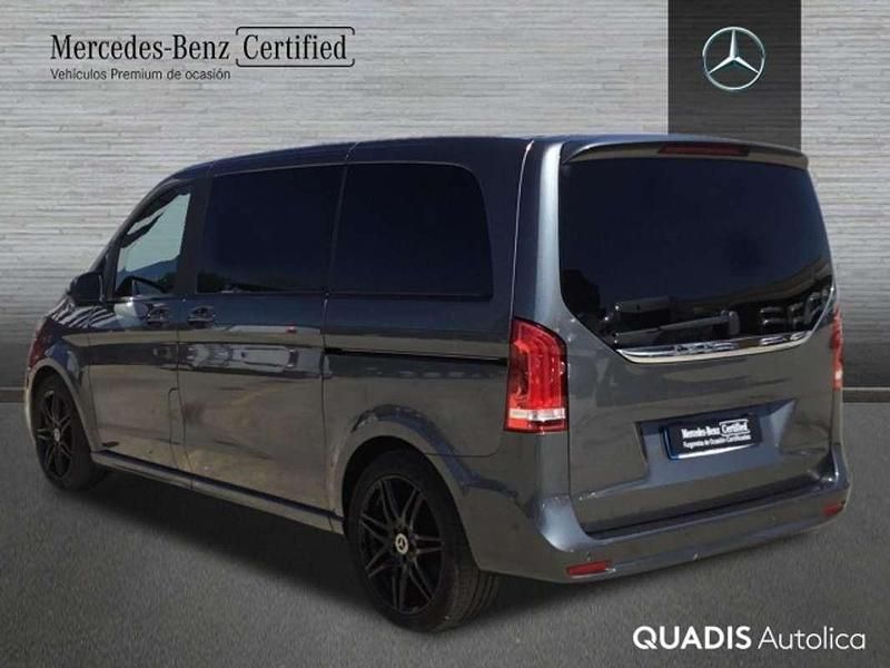 Usado Mercedes V300 Avantgarde 239 CV (175 kW) 2023 Gris Monovolumen