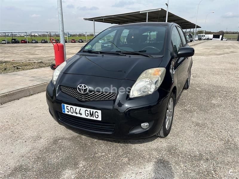 Usado Toyota Yaris Active 90 CV (66 kW) 2009 Negro Utilitario