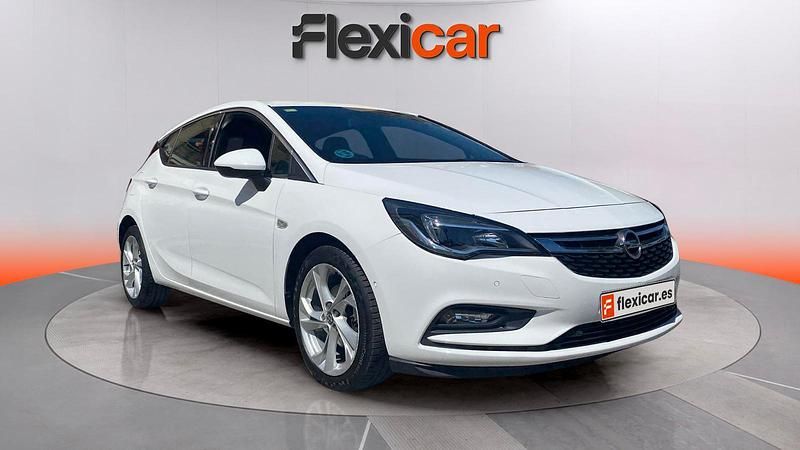 Używany Opel Astra Dynamic 125 KM (91 kW) 2018 Sedan/Limuzyna