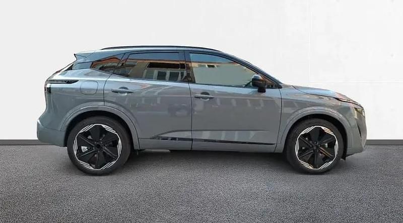 Usado Nissan Qashqai 140 CV (102 kW) 2024 Katana grey con techo midnight SUV