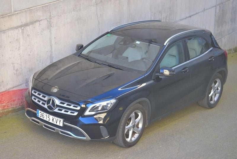 Negro Usado 2020 Mercedes GLA180 SUV | 22.900 € (Super precio) - Imagen 1/4