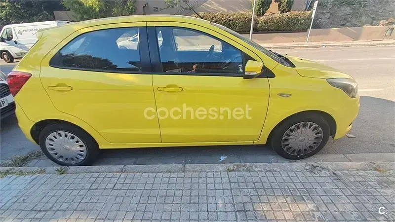 Usado Ford Ka Plus 70 CV (51 kW) 2018 Amarillo Utilitario