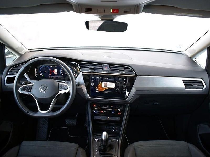Usado VW Touran 150 CV (110 kW) 2025 Gris / plata Monovolumen