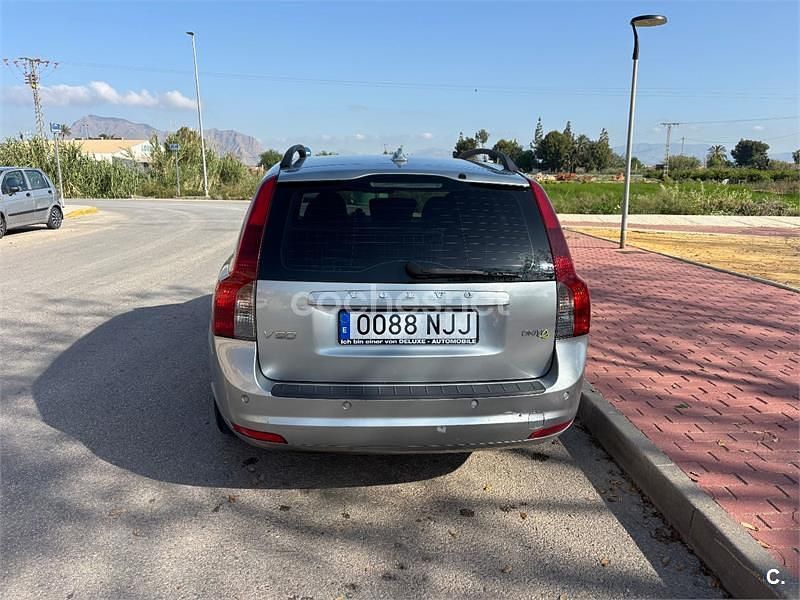 Usado Volvo V50 Summum 109 CV (80 kW) 2010 Gris / plata Familiar