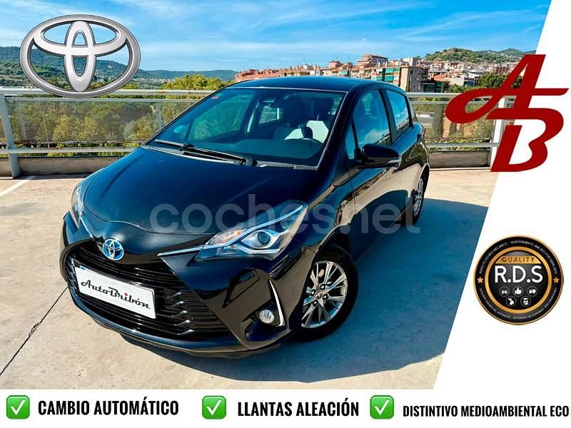 Negro Usado 2019 Toyota Yaris Hybrid Advance Berlina | 16.990 € (Precio justo) - Imagen 1/4
