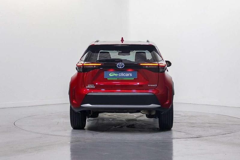 Usado Toyota Yaris Cross Connect Style 91 CV (66 kW) 2023 Rojo SUV