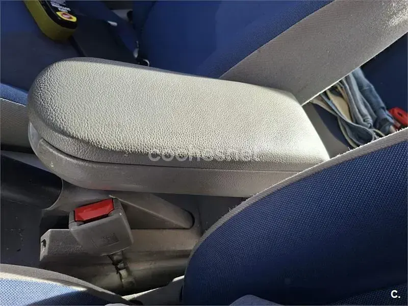 Usado VW New Beetle 115 CV (84 kW) 1999 Gris / plata Utilitario