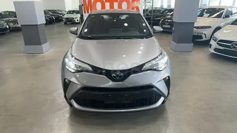 Usado Toyota C-HR Active 122 CV (89 kW) 2022 Gris / plata SUV