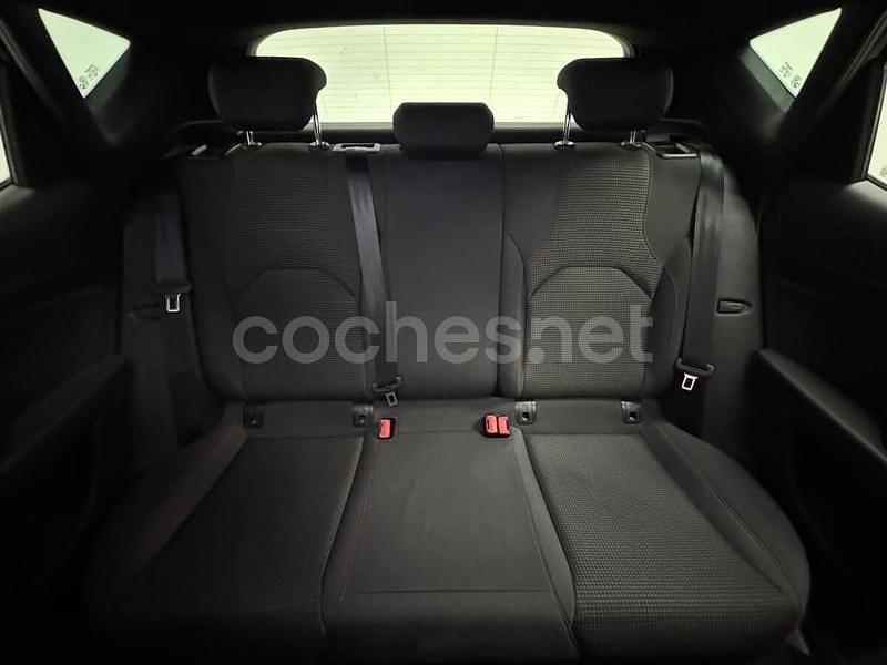 Usado Seat Leon FR 150 CV (110 kW) 2018 Gris / plata Berlina