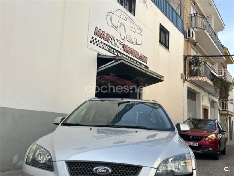 Gris / plata Usado 2007 Ford Focus S Familiar | 3299 € (Precio justo) - Imagen 1/4