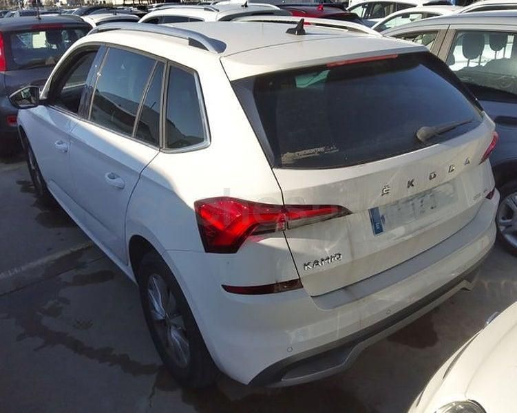 Usado Skoda Kamiq Ambition 95 CV (69 kW) 2023 Blanco SUV