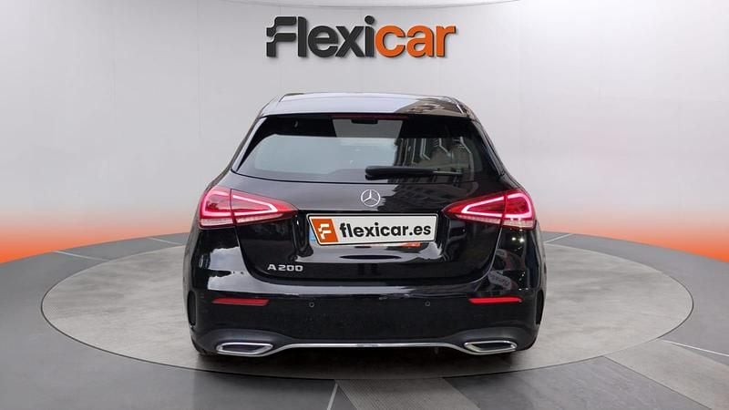 Usado Mercedes A200 163 CV (119 kW) 2018 Negro Utilitario