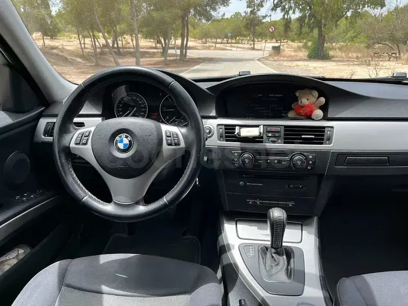 Usado BMW 320 Comfort Edition 163 CV (119 kW) 2006 Gris / plata Berlina