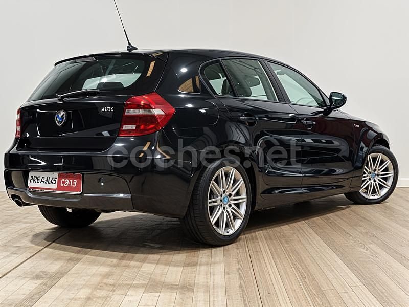 Usado BMW 116 Sport Line 116 CV (85 kW) 2011 Negro Utilitario
