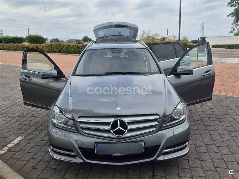 Usado Mercedes C180 Avantgarde 156 CV (114 kW) 2011 Gris / plata Familiar