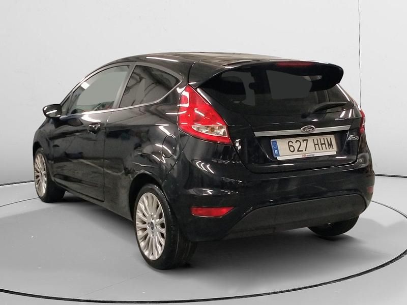 Usado Ford Fiesta Trend 98 CV (72 kW) 2011 Negro Utilitario