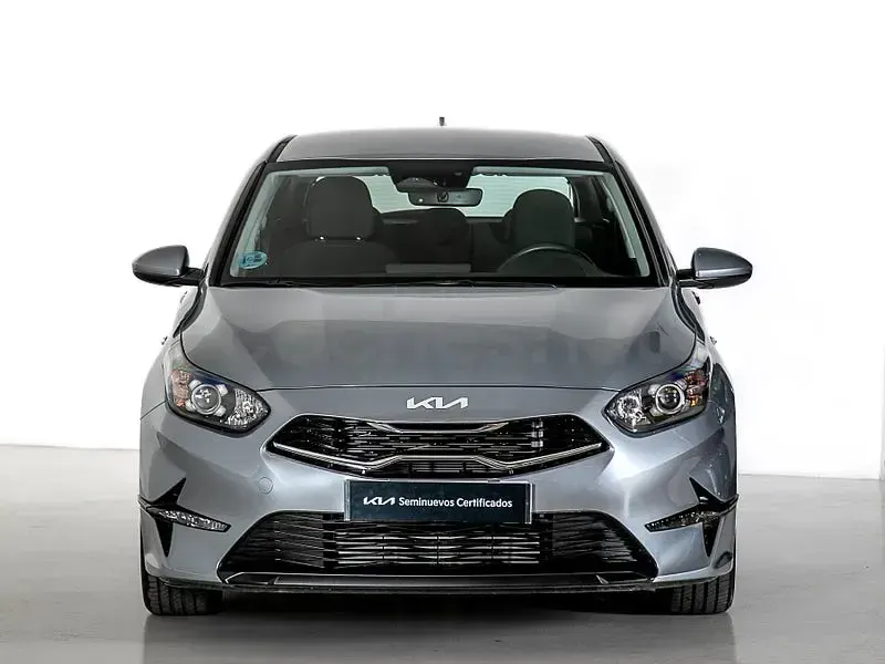 Usado Kia Ceed 100 CV (73 kW) 2025 Gris / plata Utilitario