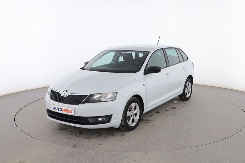 Blanco Usado 2015 Skoda Rapid Ambition Utilitario | 9299 € (Precio justo) - Imagen 1/4