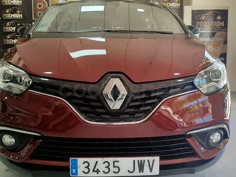 Usado Renault Grand Scénic IV Bose Edition 130 CV (95 kW) 2017 Granate Monovolumen