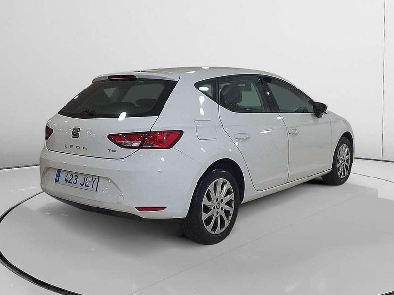 Usado Seat Leon Style 111 CV (81 kW) 2016 Blanco Utilitario