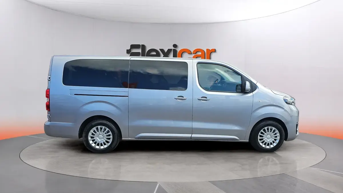 Usado Toyota Proace Verso 120 CV (88 kW) 2023 Gris Familiar