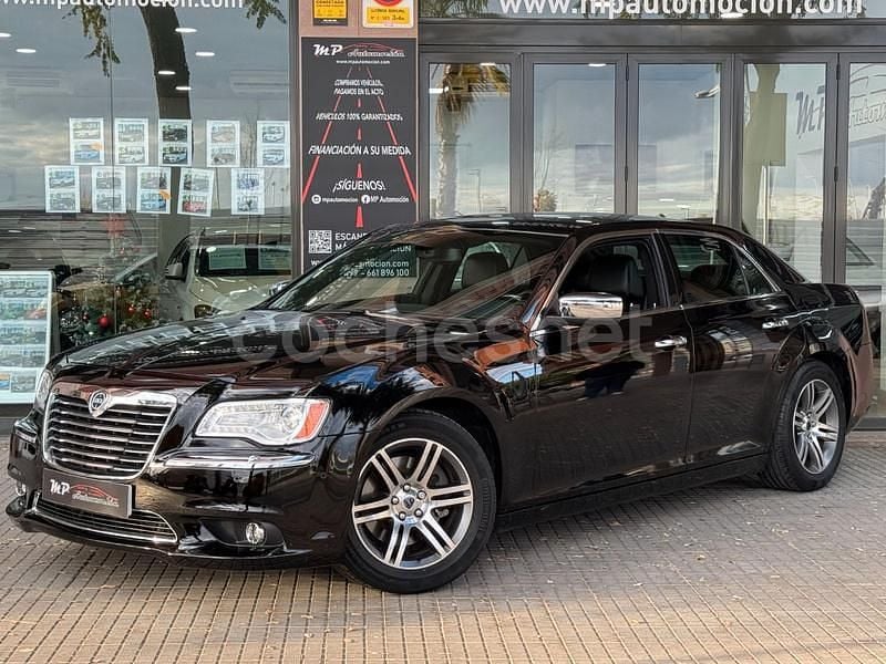 Negro Usado 2012 Lancia Thema Platinum Berlina | 14.990 € - Imagen 1/4