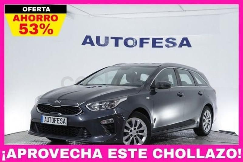 Usado Kia Ceed 120 CV (88 kW) 2019 Gris / plata Utilitario