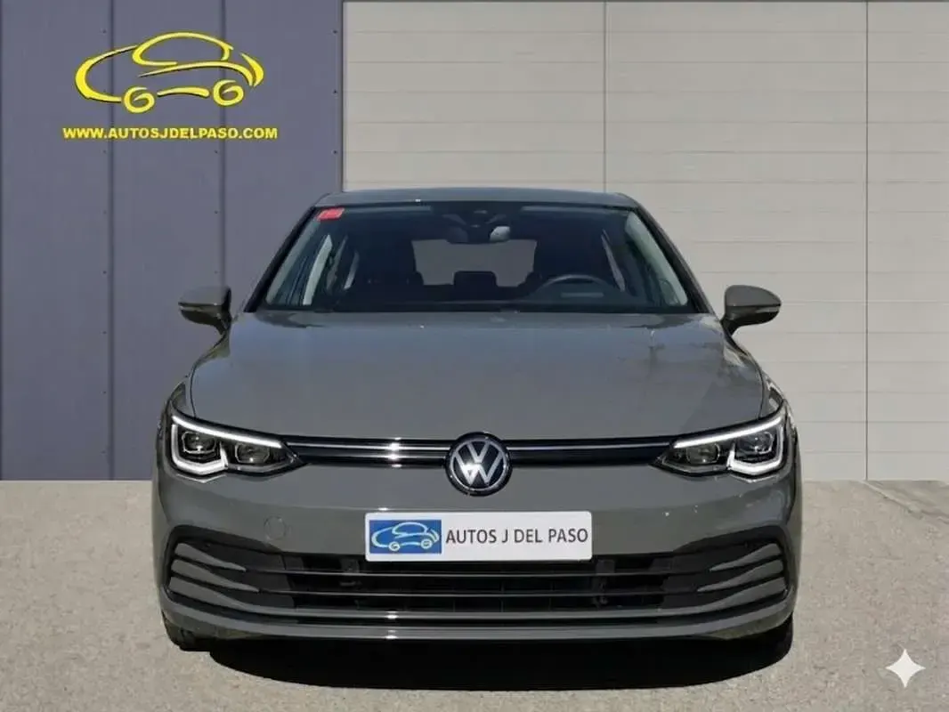Usado VW Golf VIII Life 110 CV (80 kW) 2020 Gris Utilitario