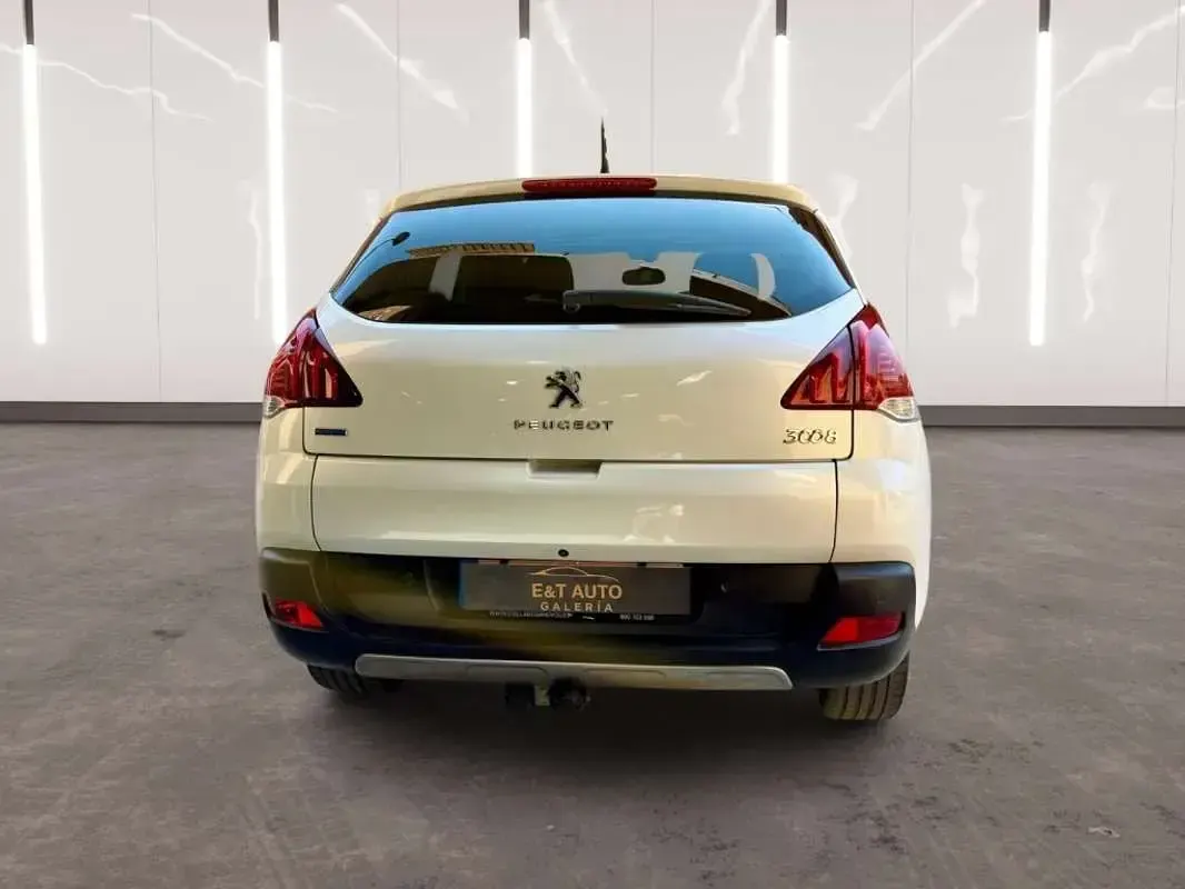 Usado Peugeot 3008 150 CV (110 kW) 2014 Blanco Familiar