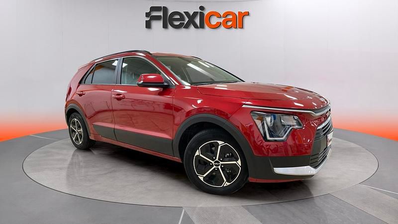 Usado Kia Niro 141 HP (103 kW) 2022 Vermelho SUV