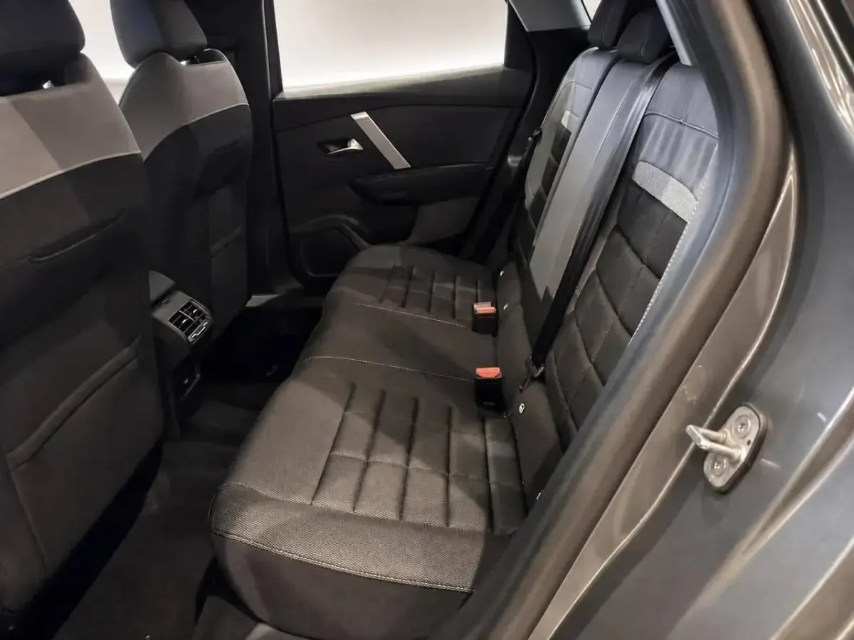 Nuevo Citroën C4 Business Class 145 CV (106 kW) 2026 Gris SUV