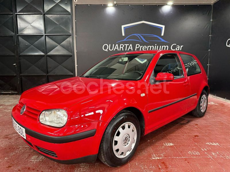 Rojo Usado 2001 VW Golf IV Conceptline Berlina | 3499 € - Imagen 1/4