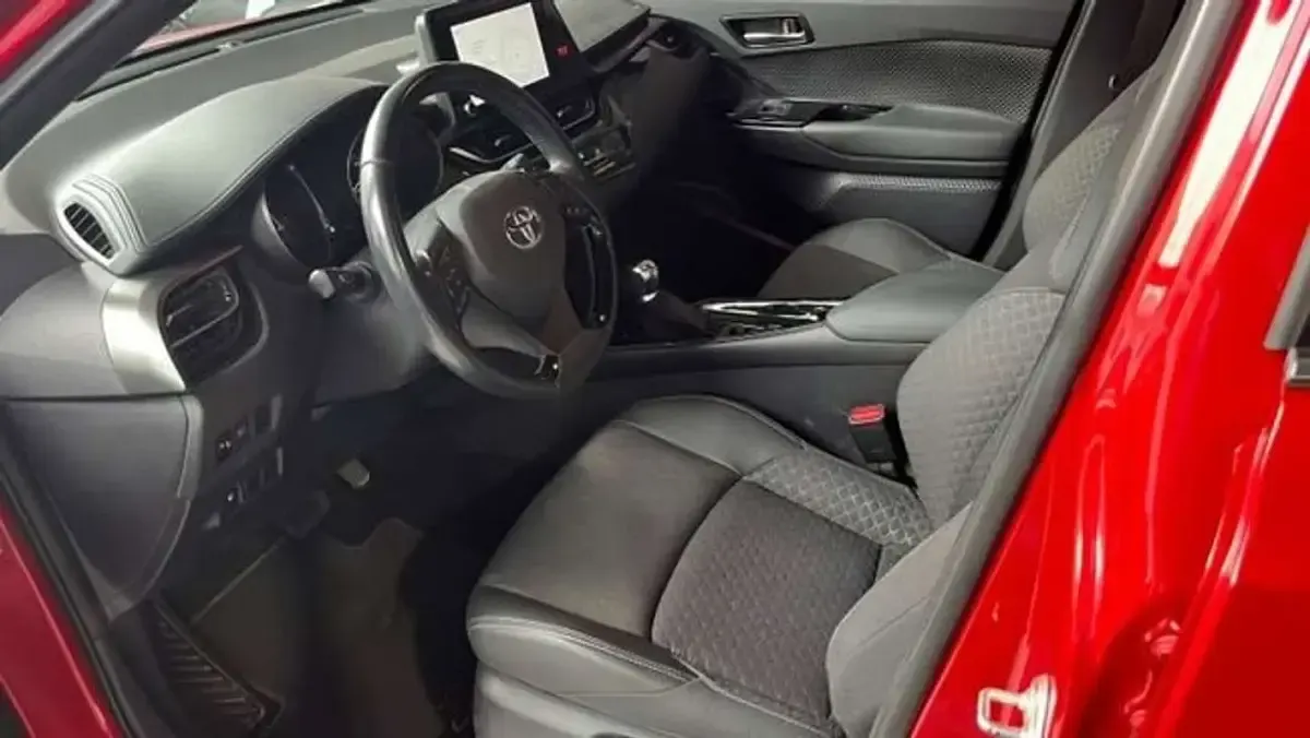Usado Toyota C-HR 98 CV (72 kW) 2022 Rojo SUV