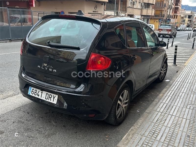 Usado Seat Altea 105 CV (77 kW) 2005 Negro Berlina