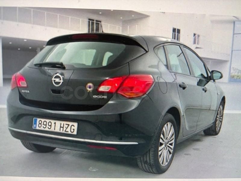 Usado Opel Astra Excellence 110 CV (80 kW) 2014 Negro Berlina