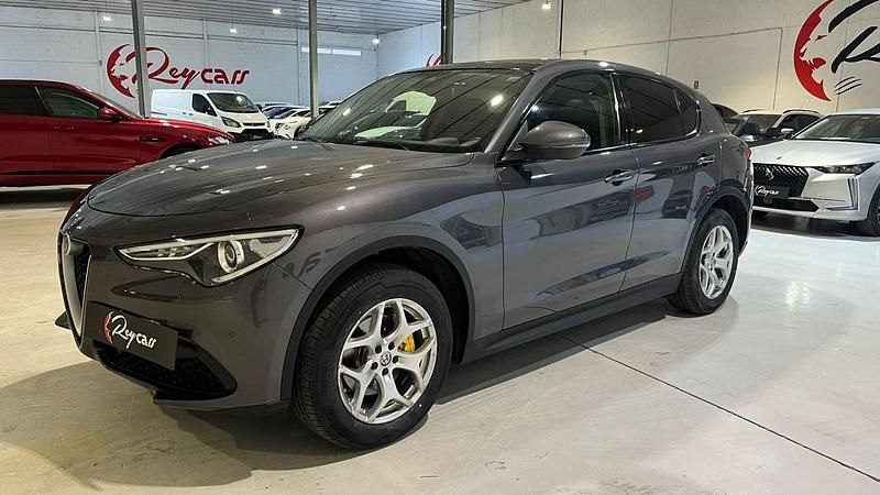 Gris Usado 2019 Alfa Romeo Stelvio Executive SUV | 24.990 € (Precio justo) - Imagen 1/4