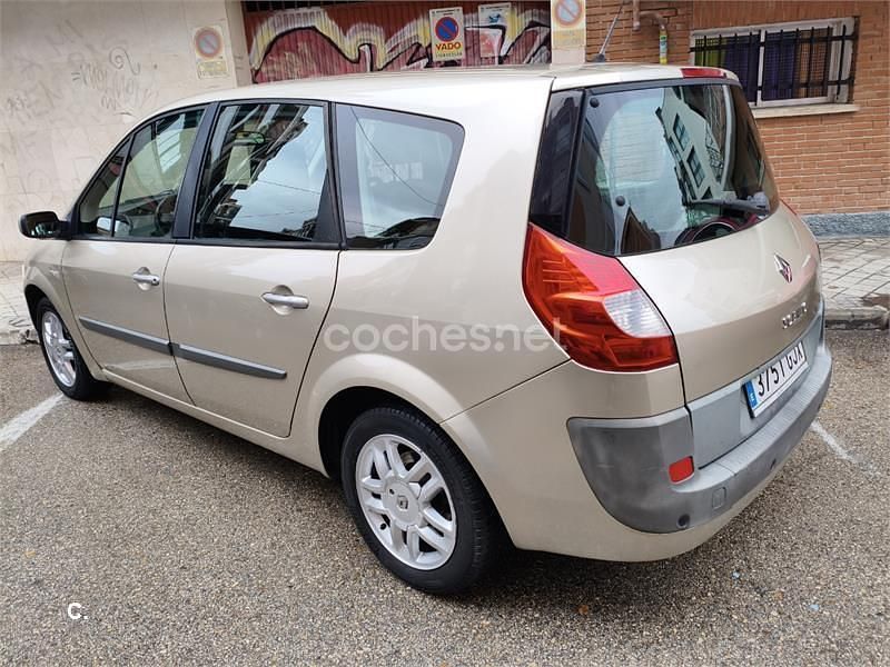 Usado Renault Grand Scénic II Exception 130 CV (95 kW) 2008 Beige Monovolumen