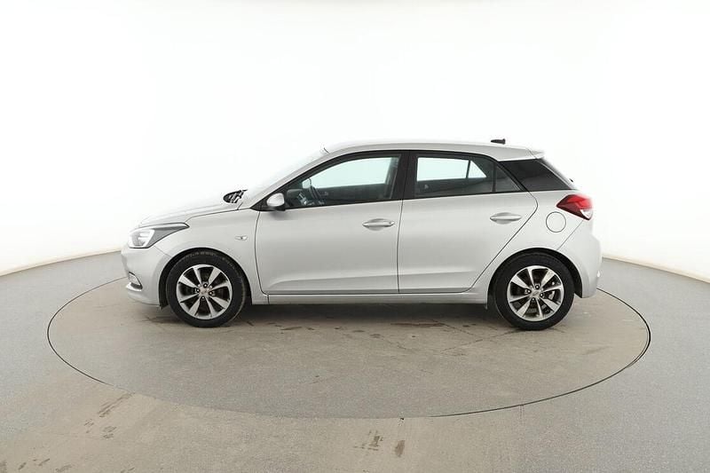 Usado Hyundai i20 101 CV (74 kW) 2018 Gris Berlina