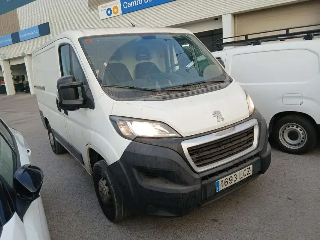 Usado Peugeot Boxer 110 CV (80 kW) 2019 Blanco Van