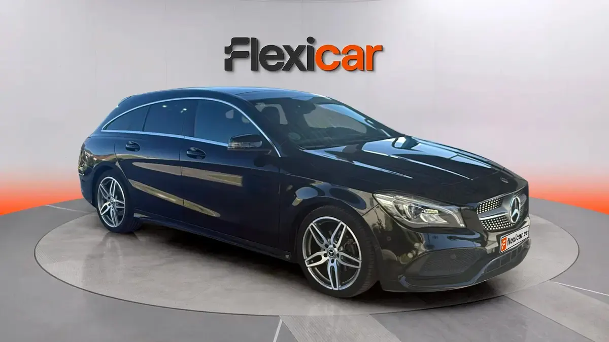 Usado Mercedes CLA200 Shooting Brake 136 CV (100 kW) 2018 Familiar