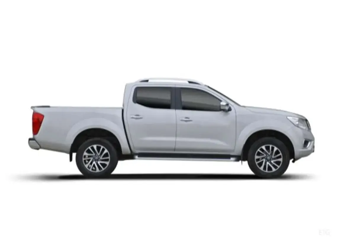 Usado Nissan Navara Acenta 163 CV (119 kW) 2021 Plateado Pickup/Camioneta