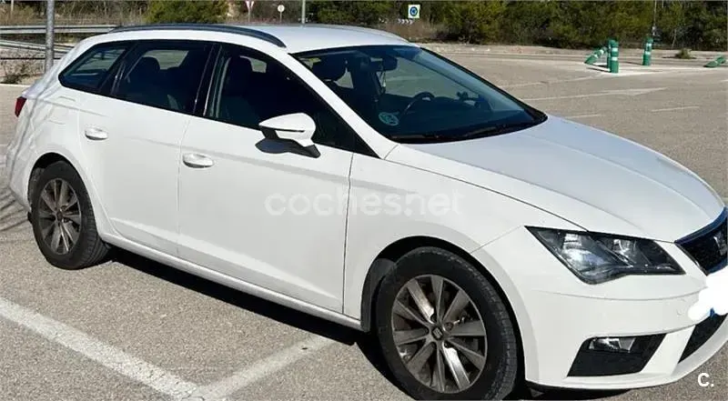 Usado Seat Leon ST Style Plus 150 CV (110 kW) 2017 Blanco Familiar