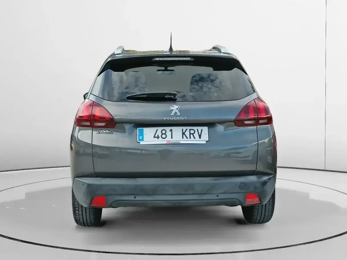Usado Peugeot 2008 Style 82 CV (60 kW) 2018 Gris SUV