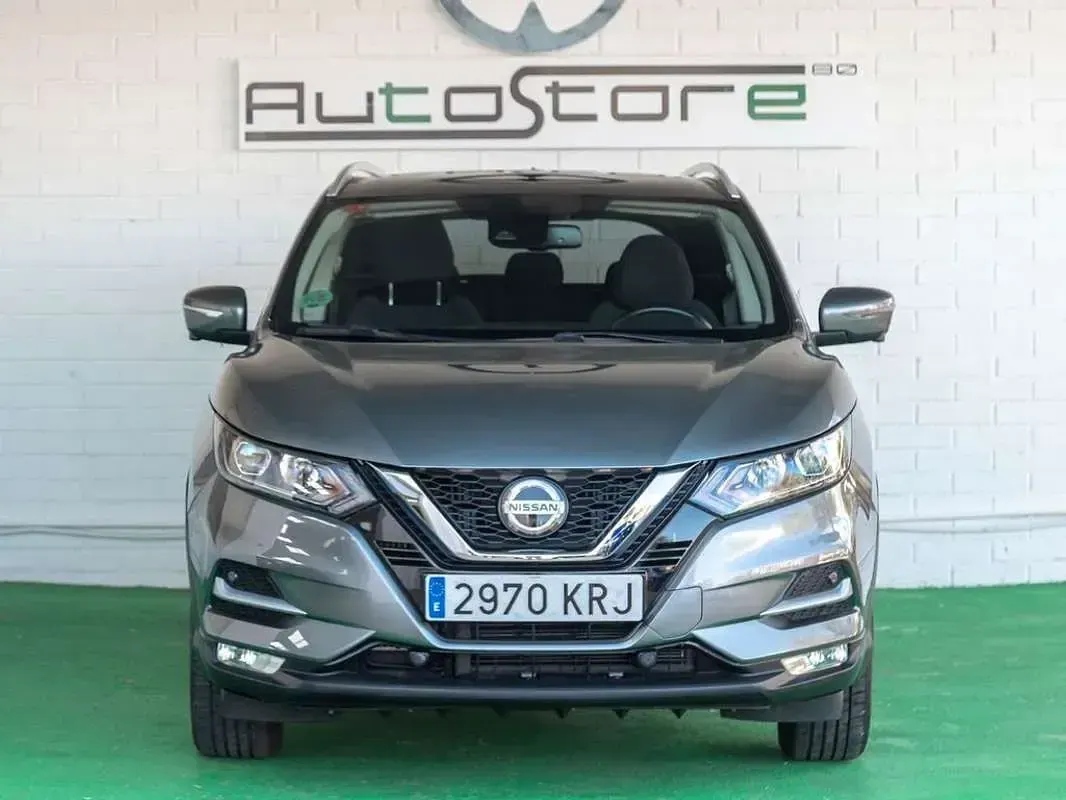 Usado Nissan Qashqai Tekna 131 CV (96 kW) 2018 Gris / plata SUV