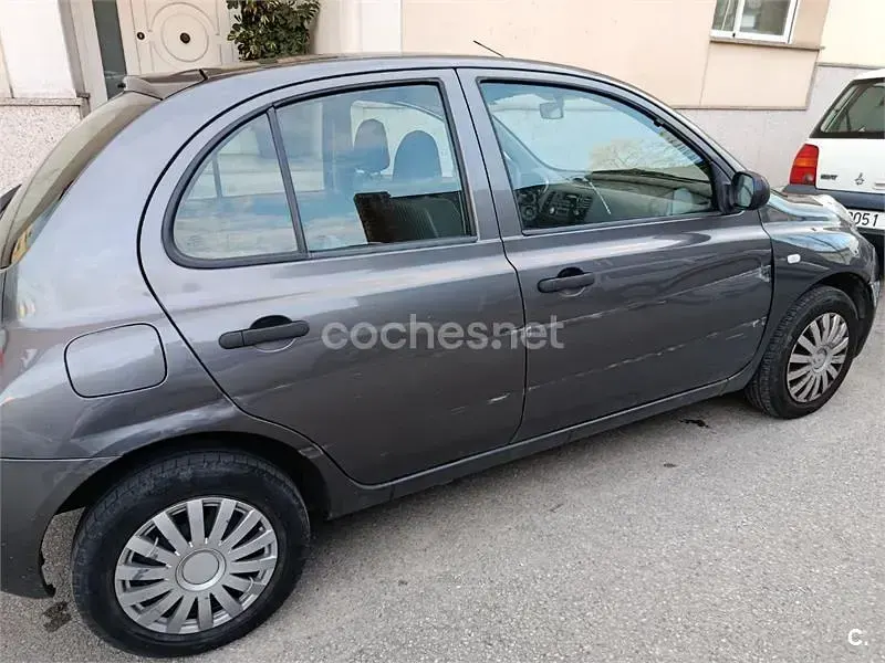 Usado Nissan Micra Visia 65 CV (47 kW) 2003 Gris / plata Utilitario