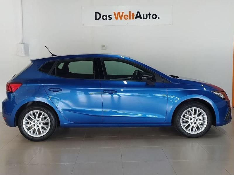 Usado Seat Ibiza FR 116 CV (85 kW) 2025 Azul Utilitario