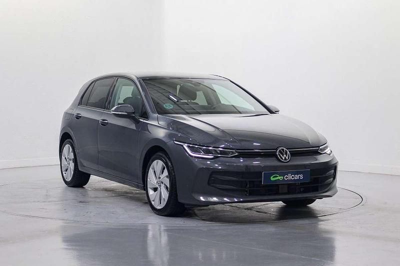 Usado VW Golf VIII 116 CV (85 kW) 2025 Gris Utilitario