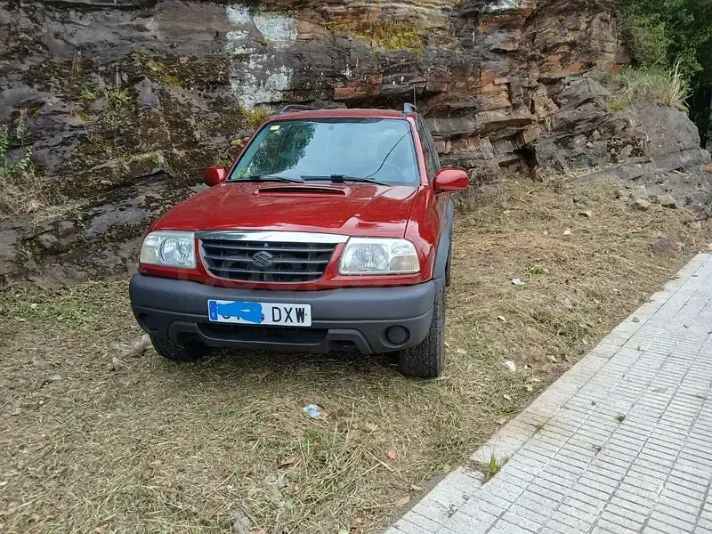 Usado Suzuki Grand Vitara 110 CV (80 kW) 2005 Granate SUV