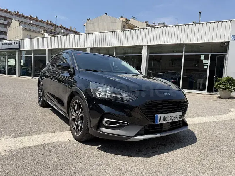 Usado Ford Focus Active 125 CV (91 kW) 2019 Negro Berlina